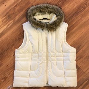 Powder Room vest